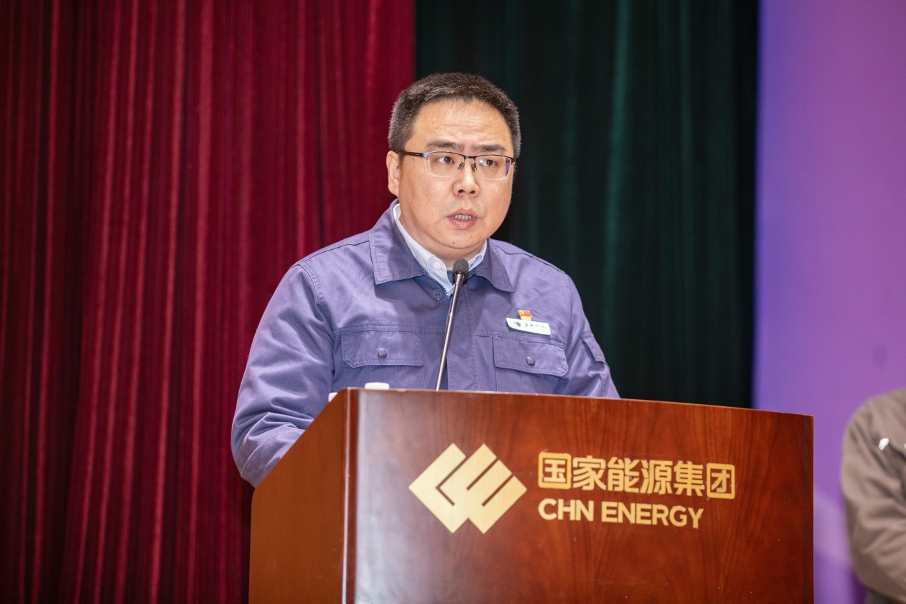 2全国五一劳动奖章获得者、省劳动模范 张霁明.png