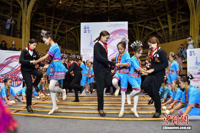 东西问丨看见“月球背面”：法国汉学家白乐桑的中文情缘