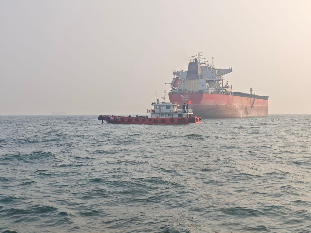 新春走基层·记者体验360行｜和移民管理警察一起，守护“海上国门”