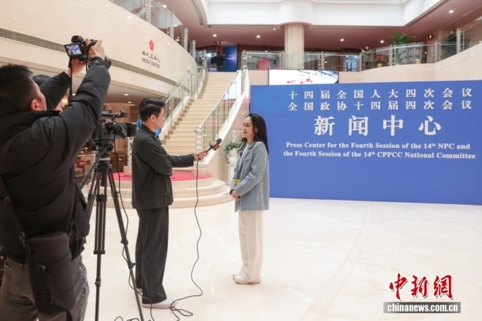 外媒看两会：一个自信、负责任的中国正呈现在世界面前