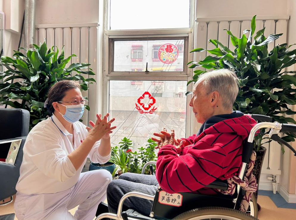 【侠客岛】社保“第六险”来了，仍有现实难题待解