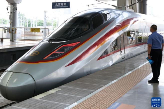 一“忙”一“暖”两条路：京沪高铁15年，青藏铁路20年