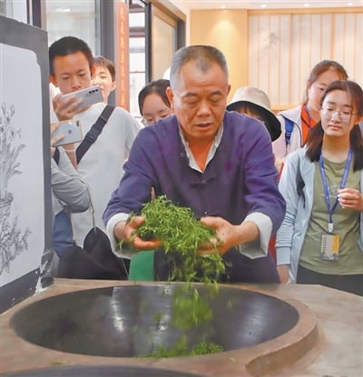 拿着票根寻技艺 沿着光影去旅行（解码·文化市场新观察）